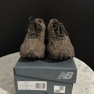 New Balance Women's Brown Sneakers